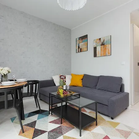 Wola Business Center By Renters Apartment *