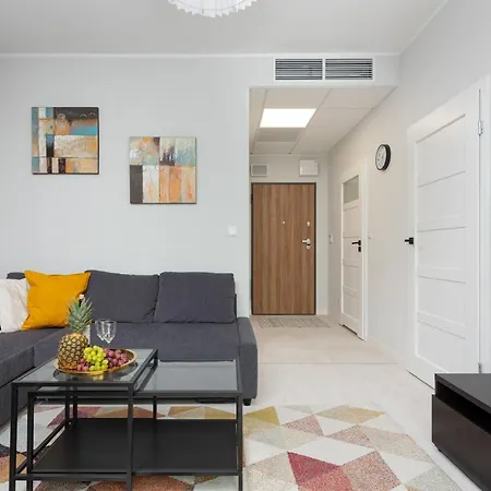 Wola Business Center By Renters Apartman