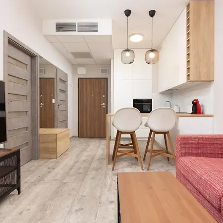 Wola Business Center By Renters Apartman