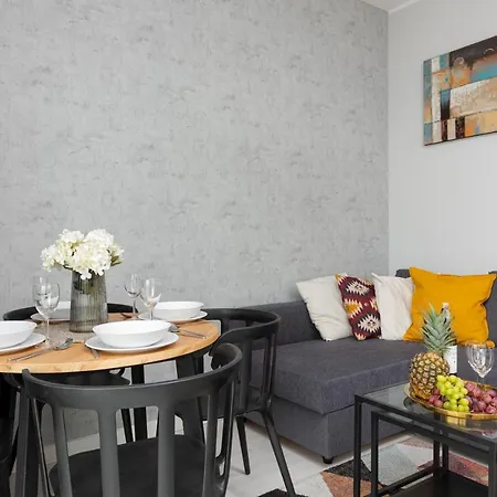 Wola Business Center By Renters
